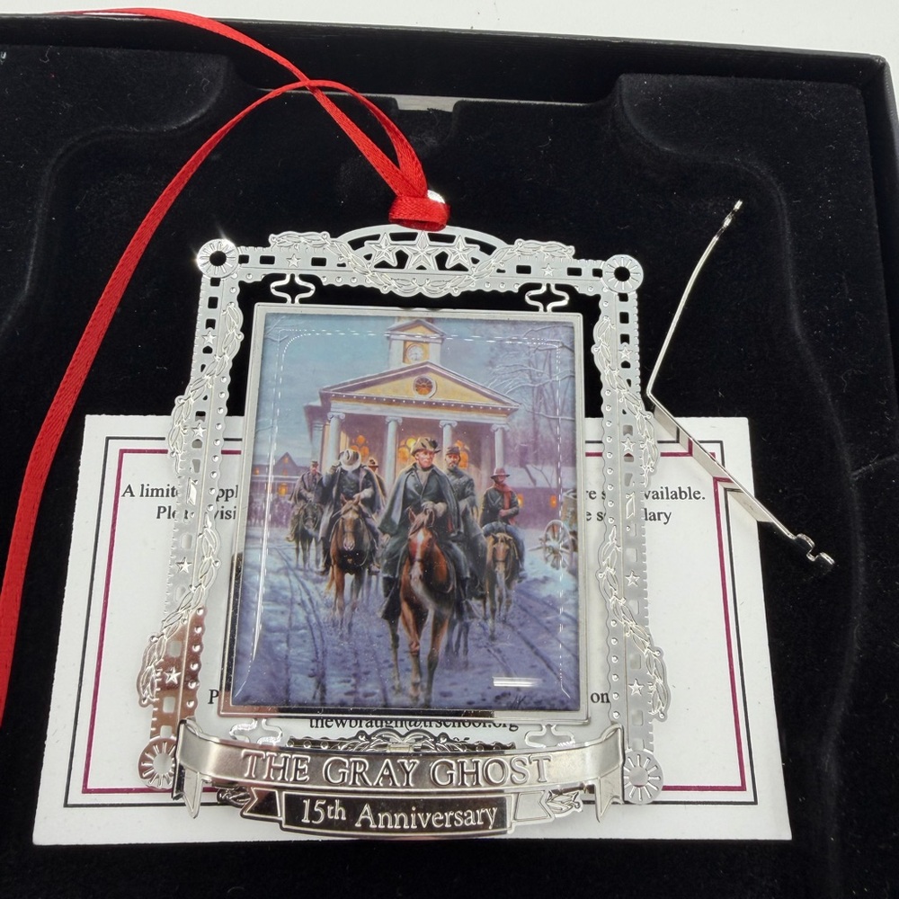 Mort Kunstler The Gray Ghost Ornament 2010 Timber Ridge School COA & Stand